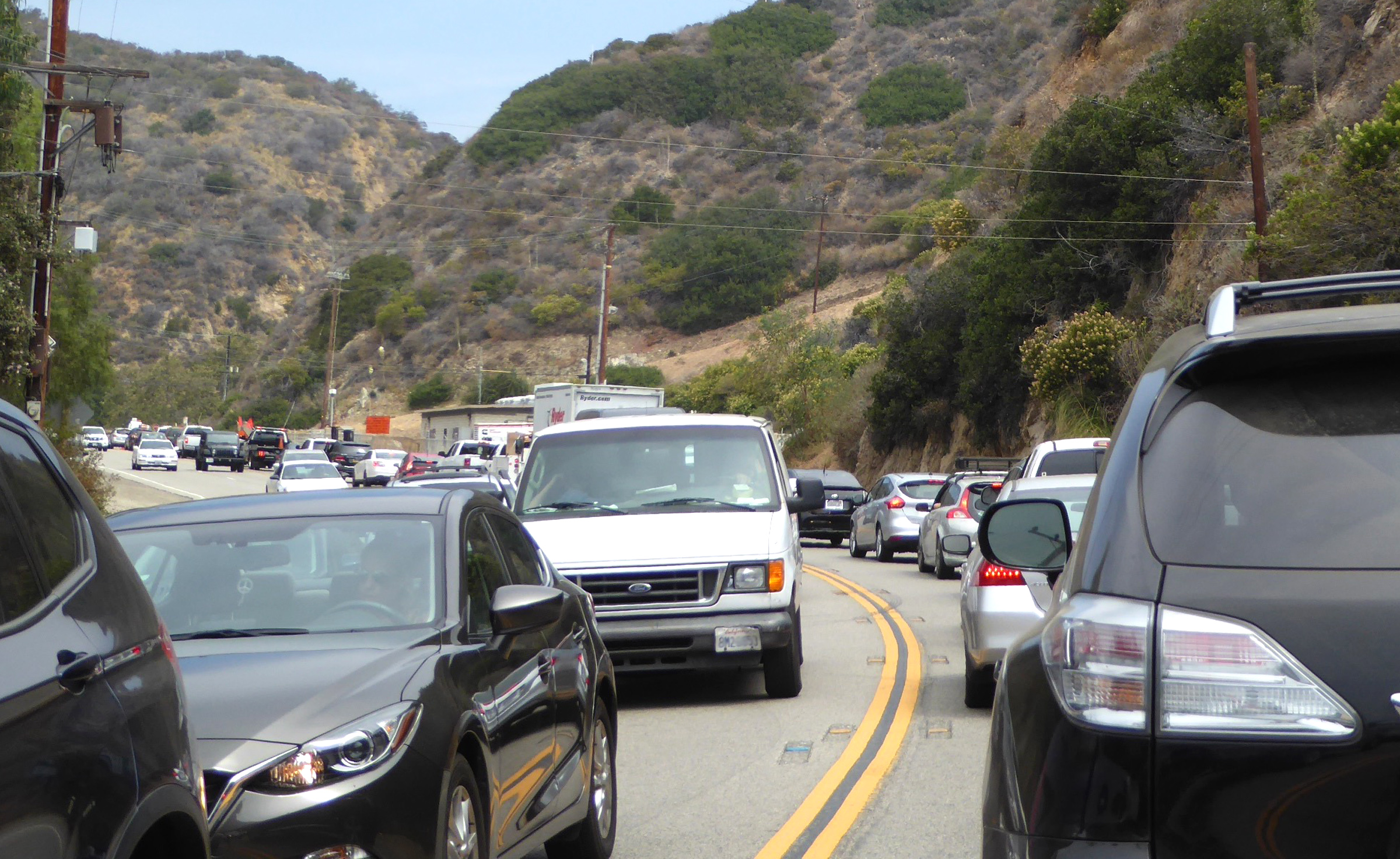 One-Way Traffic Control on Topanga Canyon Boulevard Begins Monday 