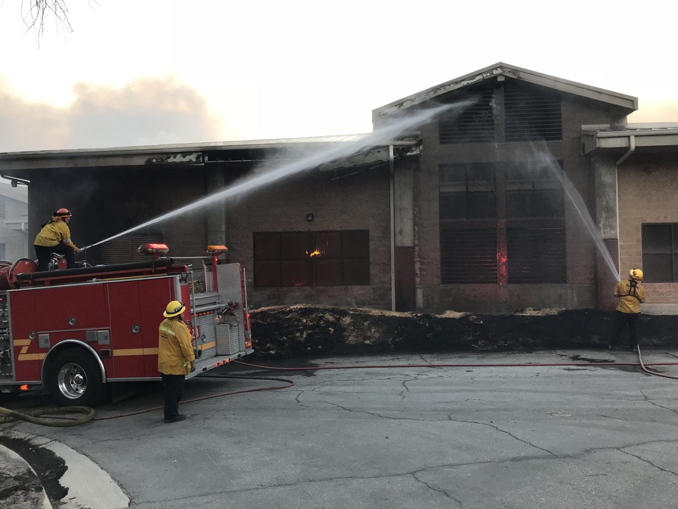 Firefighters Save Las Virgenes Water District Headquarters M Online